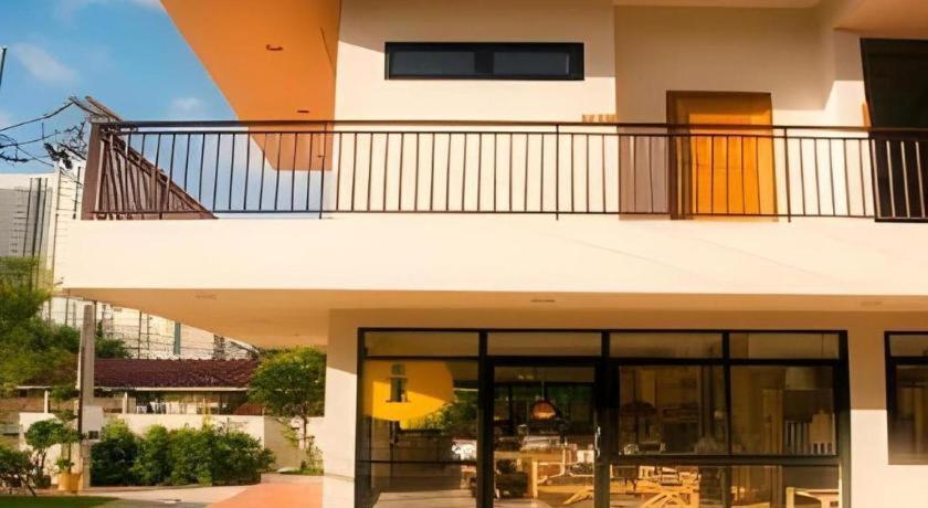 Yellow Moon Hotel Pattaya Exteriör bild
